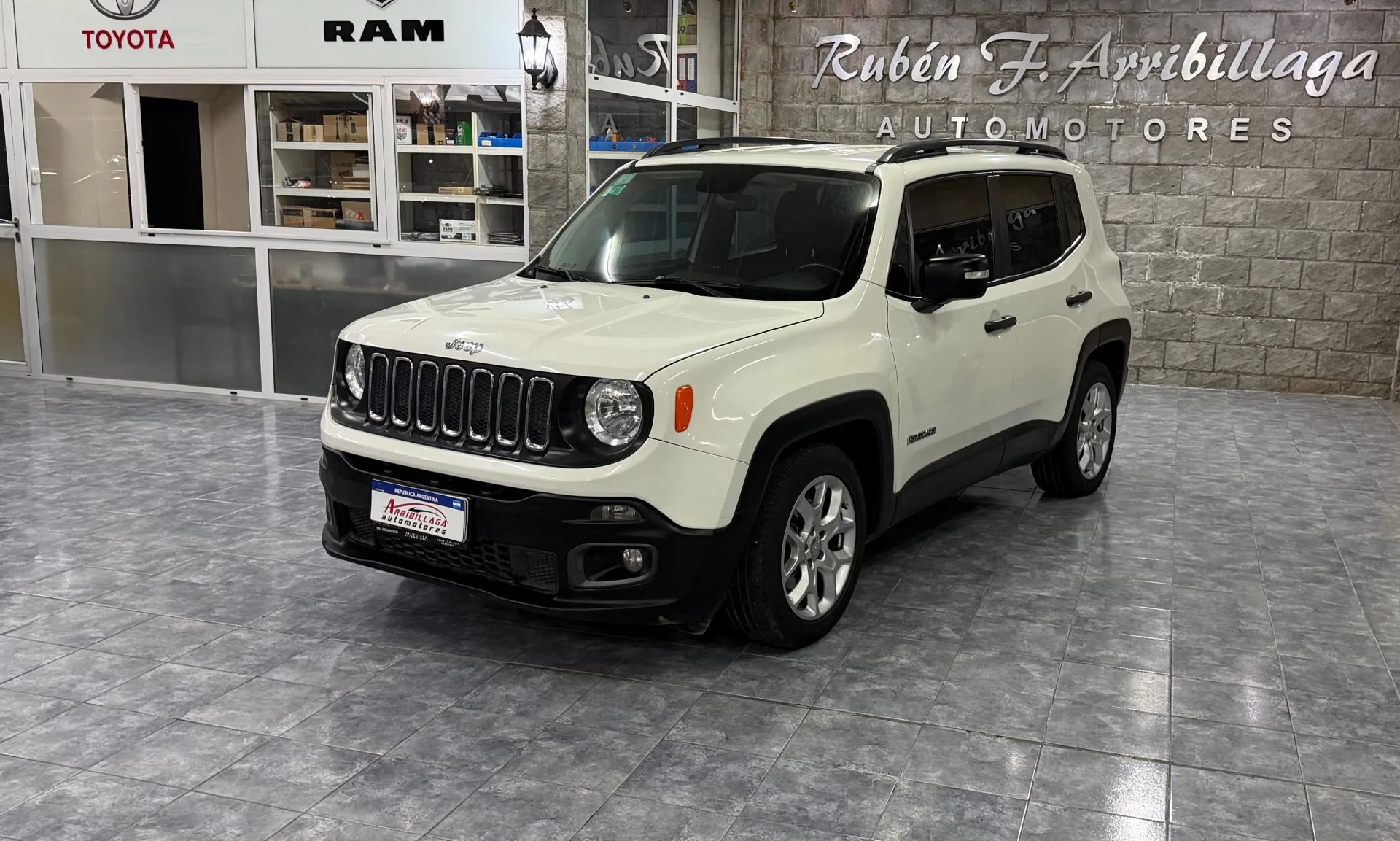 🚙✨ Jeep Renegade Sport 1.8N 4X2 AT6 2018 Necochea ✨🚙